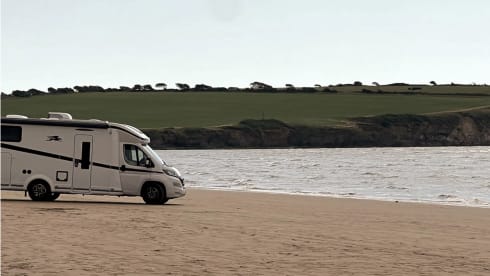 Bluff – Luxury 4 berth Laika Kosmo Motorhome / Camper - Brand New 2024 - Automatic