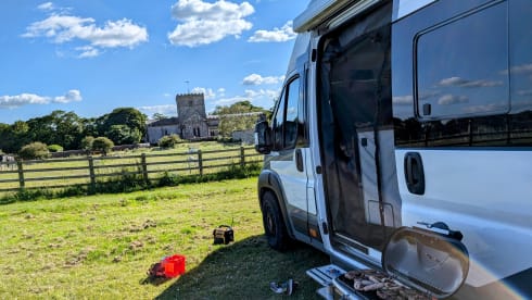 Perfect adVANtures – Brand new! Luxury campervan, suitable for up to 5 persons