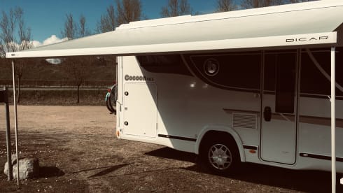 Rent a Mobi – 5p Benimar semi-integrated from 2022