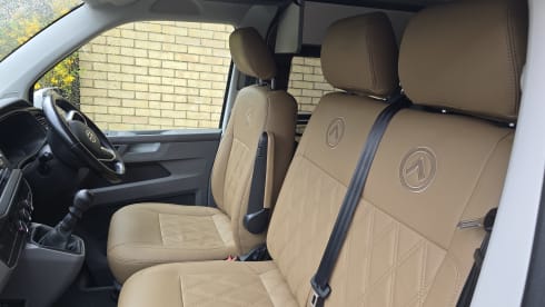 Happy  – LWB Volkswagen campervan - 4 Berth fully kitted out 