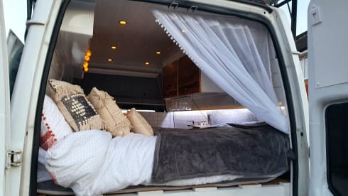 Mr Explorer – Unique 4 berth (2 adults/ 2 children) medium wheel base transit conversion