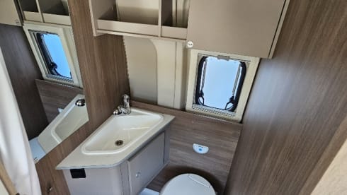 Wild Compass – 4p Carado bus uit 2025