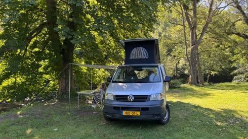 2p Volkswagen campervan uit 2006