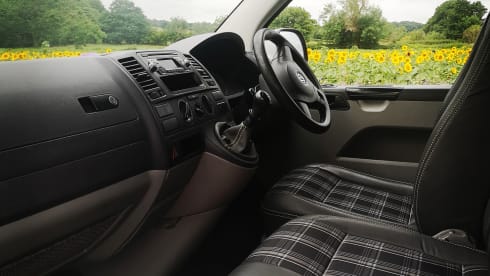 Daisy – 4 berth Volkswagen Camper Van (newly converted 2022)