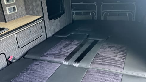 Roxanne – 4 berth Volkswagen campervan from 2020