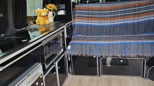 Lizzy the camperess  – 4 berth Volkswagen campervan from 2012