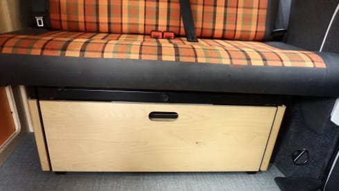 Monty – Perfect camper for get-aways great & small (4-berth VW, 2019) 