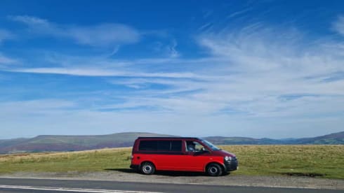 Sun Chaser – 4 berth Volkswagen campervan from 2011