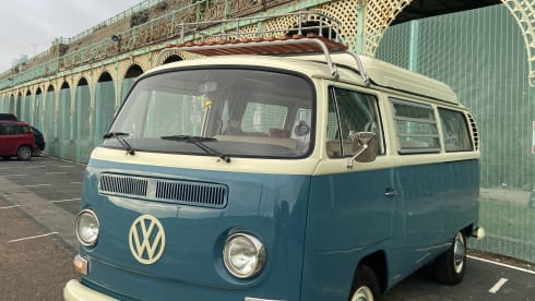 Daisy – Iconic Blue 1970s VW Camper