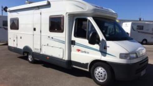 Beautiful Roller Team camper for 4 people