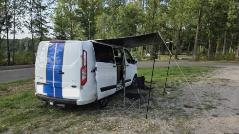 Camper incognito  – 2p Ford bus from 2018