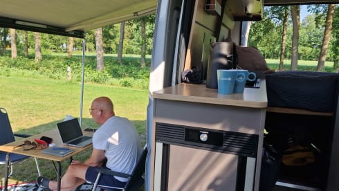 Kinderdijk – euro 6 off grid 6 m bus camper with many extras