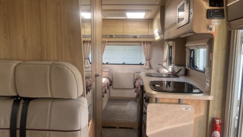 "Ziggy" – 6 berth Peugeot Motorhome