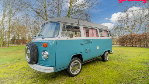 Billy – Volkswagen T2b Camper from 1978