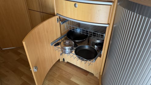 LMC Liberty Ti 662 - 4 Persons - 2x Air Conditioning - Semi-integrated