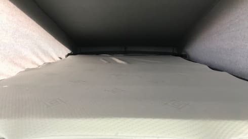 Eric – 4 berth Volkswagen Campervan - Eric