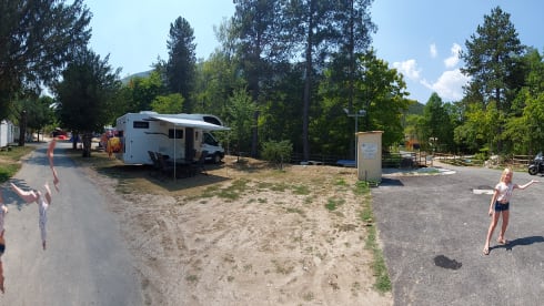 Benimar Sport – Super practical 5 person family camper