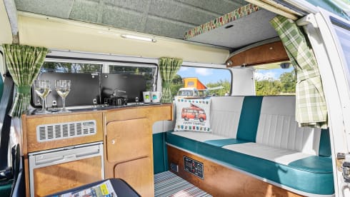 Monty – stunning 1979 4 berth VW Campervan  