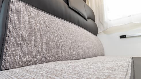 Luca – Luca – Motorhome – Sleeps 6 – Travels 6