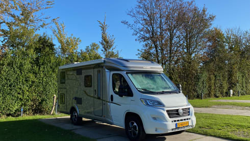 Enjoy Hymer Camper (2018) – 2p Hymer semi-integrated from 2018