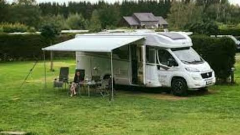 As good as new MC Louis 479 Semi integral for rent