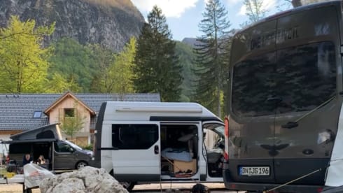 Simpele, betrouwbare camper – 2p Renault campervan from 2012