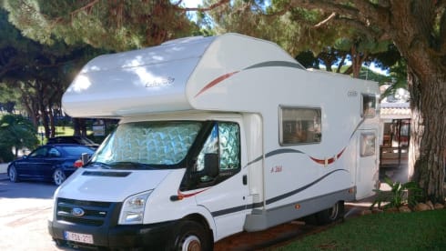 Very spacious family motorhome, 6 seats with belts