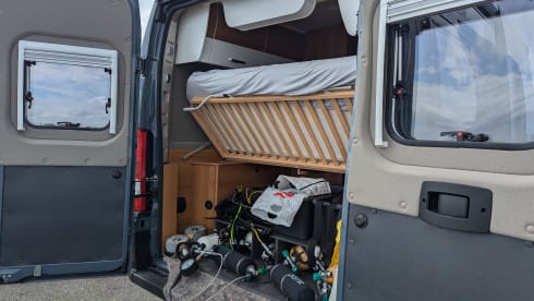 2p Knaus Vantourer bus from 2022 with spacious garage