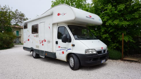 Rolly Roger – Family Camper 5-seater attic