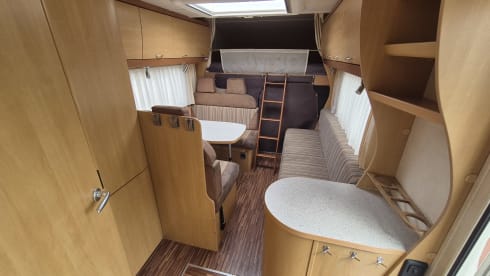 3p Renault Rapido integrated retro camper
