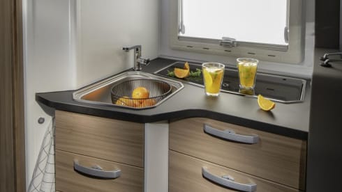 5p Adria Mobil semi-integrated from 2023 - Free transfer from/to the airport