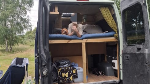 Betty Boxer – 3 berth Peugeot campervan from 2003