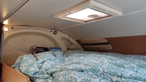 Diesel de roze schaats (kids zijn creatief 😄) – Comfortable and complete 6p alcove camper