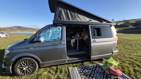 Vanessa – High Spec 4 berth VW T6 campervan