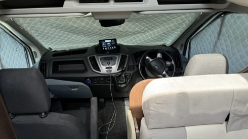The Escape Pod – Comfortable and modern family Rollerteam motorhome - Free insurance 