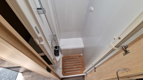 C17 – Luxe Sunlight I67S Automaat 2x Airco 4P