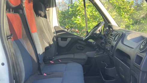 Ed – Stylish self-built camper L3H2