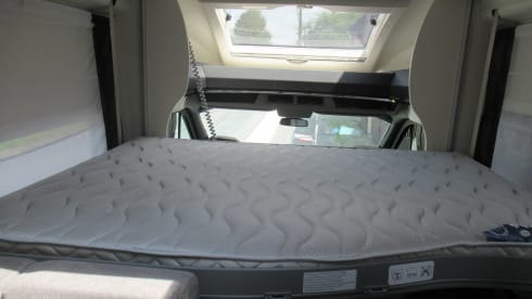 Challenger premium with central and bunk bed