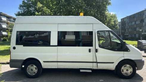 2p Ford bus from 2012