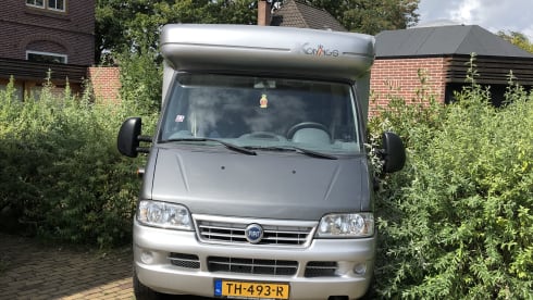 Zeer ruime nette camper – 4p Fiat semi-integrated from 2004