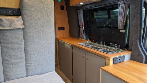 Van Blanc – Incredibly flexible and spacious VW Crafter LWB