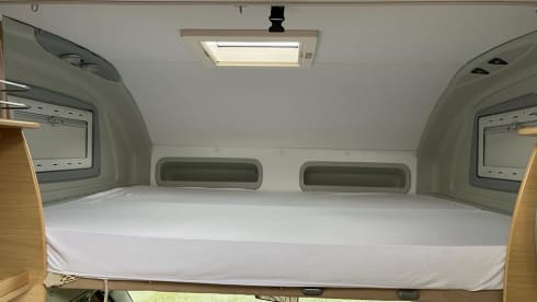 Complete neat well maintained Camper for families or couples