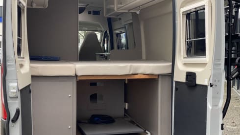 ETRUSCO /Laika CV600DB camping-car à partir de 2021 140cv auvent complet / ensemble de jardin