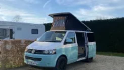 Daisy Dub – Stunning T5 Campervan conversion- Daisy 
