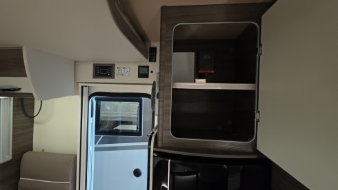 De Reiskamer op wielen  – 5p Ford integrated uit 2025