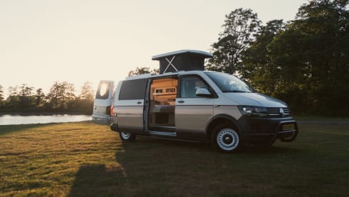 The Vancrafters – 2p Volkswagen campervan The Vancrafters Interior