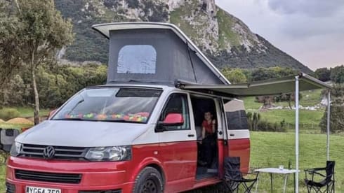 Candycane – 5 berth Volkswagen campervan from 2015