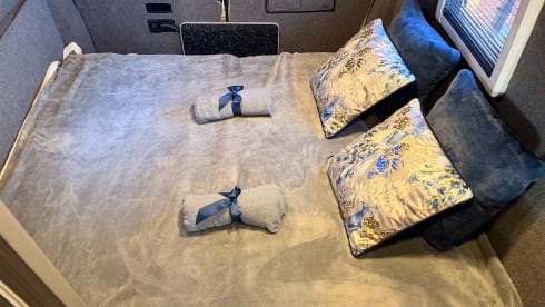 Marge – Campervan met 3 slaapplaatsen, volledig zelfvoorzienend. 