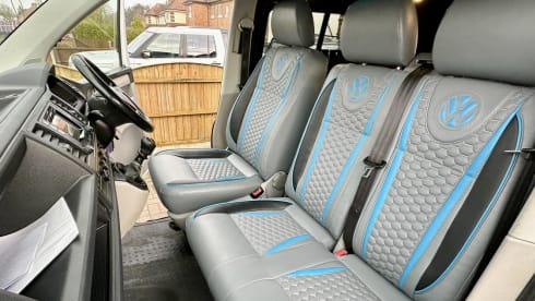 Road surfer – 4 berth Volkswagen campervan from 2017