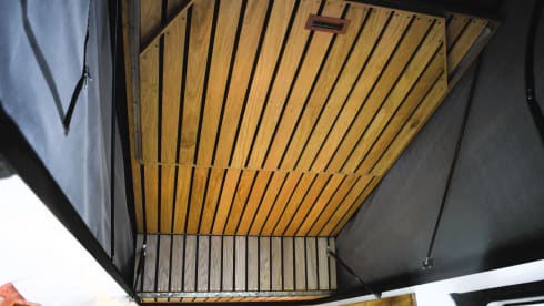 Sully – 2/3 Berth Boutique Off Grid Adventure Van near the Peak District.